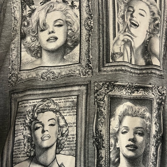 Marilyn Monroe Lightweight Short Sleeve Hoodie - Picture 3 of 4